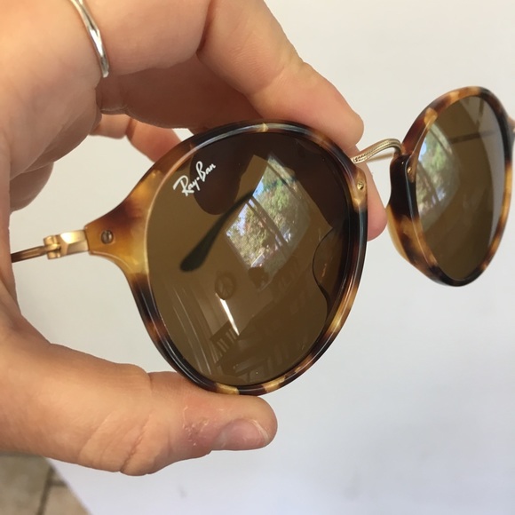 Original Round Fleck Ray Bans - Picture 3 of 3